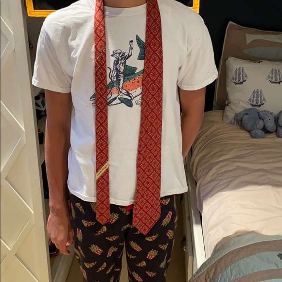 Salvatore Farragamo Tie never been worn before - Picture 3 of 3